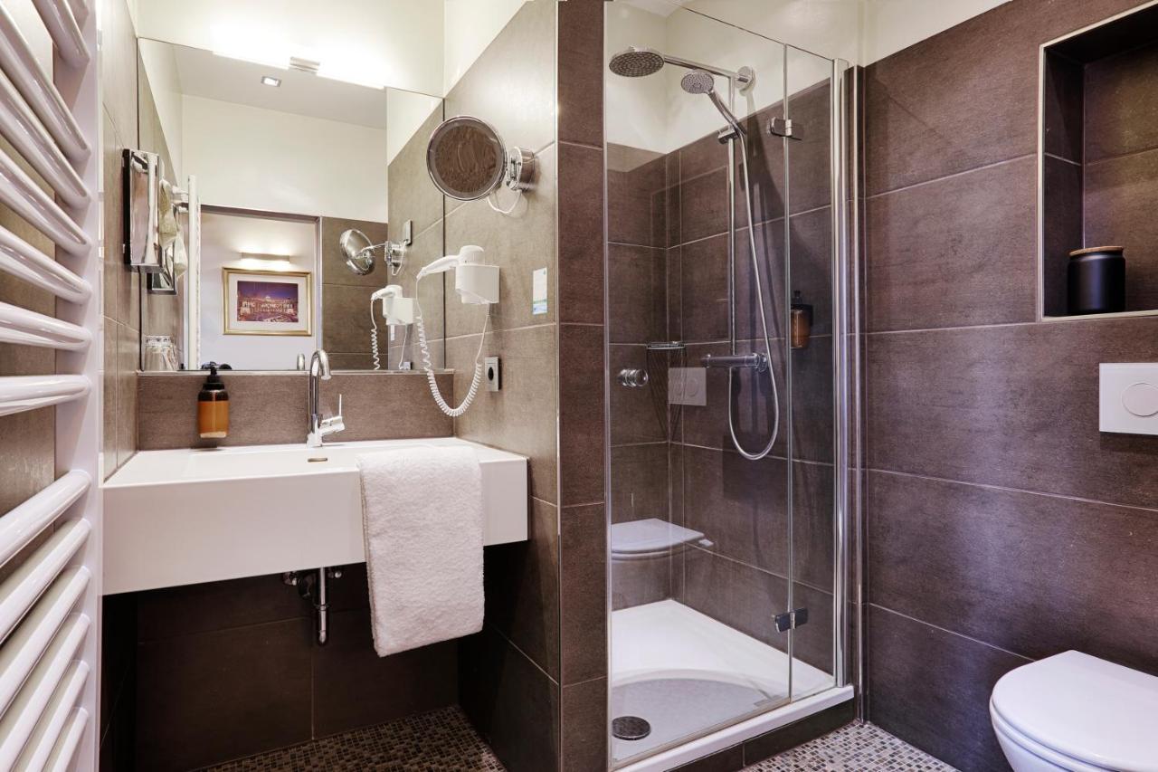 Hotel Wiener Botschaft In Veitshoechheim ภายนอก รูปภาพ